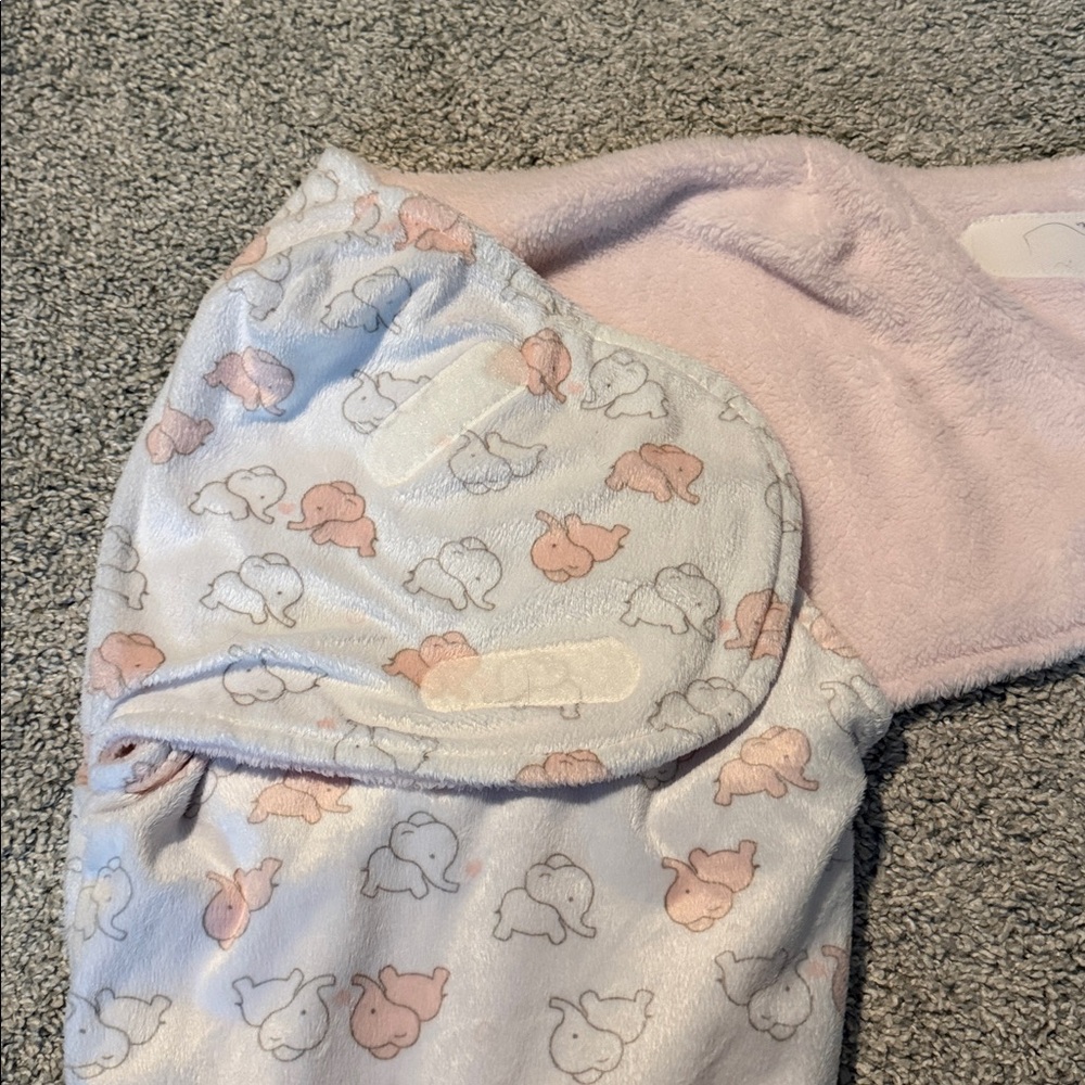 Swaddle - Picture 2 of 3